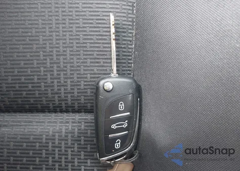 2010 Mazda Mazda3 I Touring z USA, uszkodzony, nr VIN JM1BL1SG2A1183333